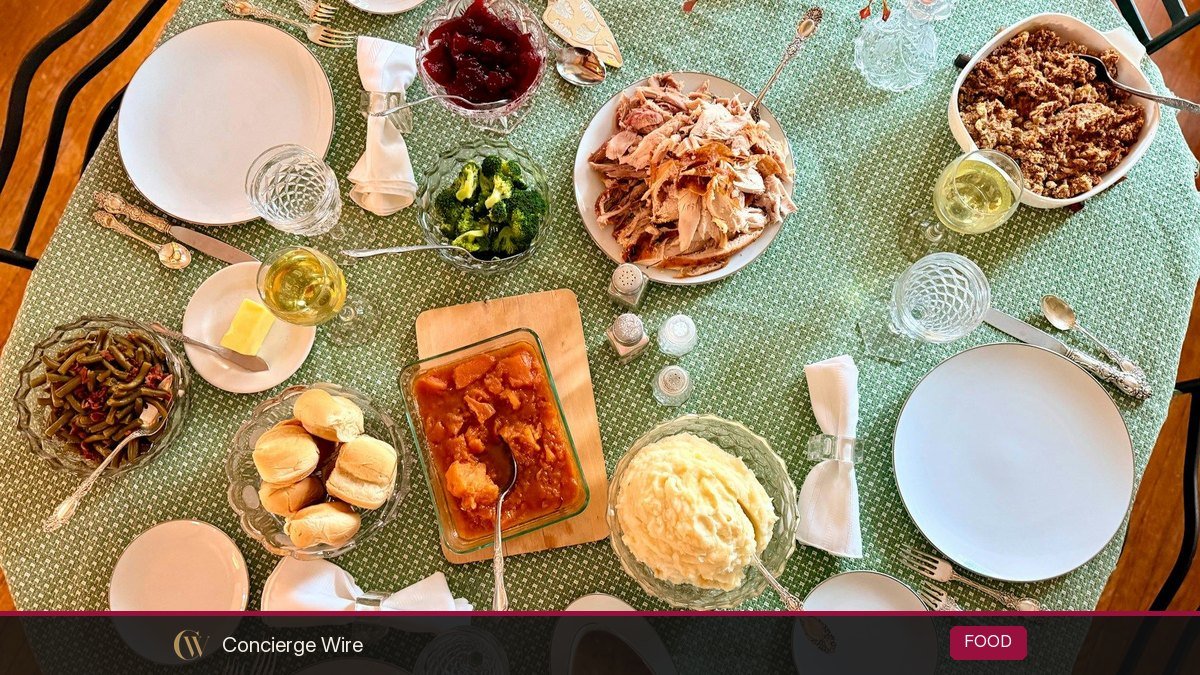 25 Easy Thanksgiving Side Dishes (Make-Ahead Table + Oven Plan)